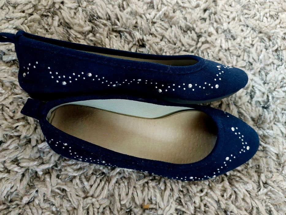 Czółenka dla dziewczynki rozmiar 33