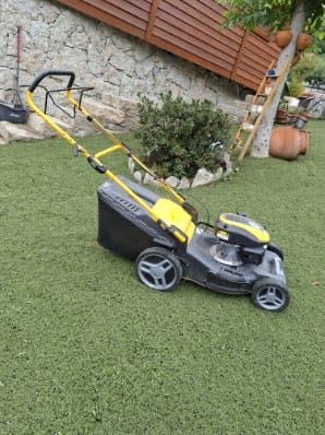 Máquina cortar relva