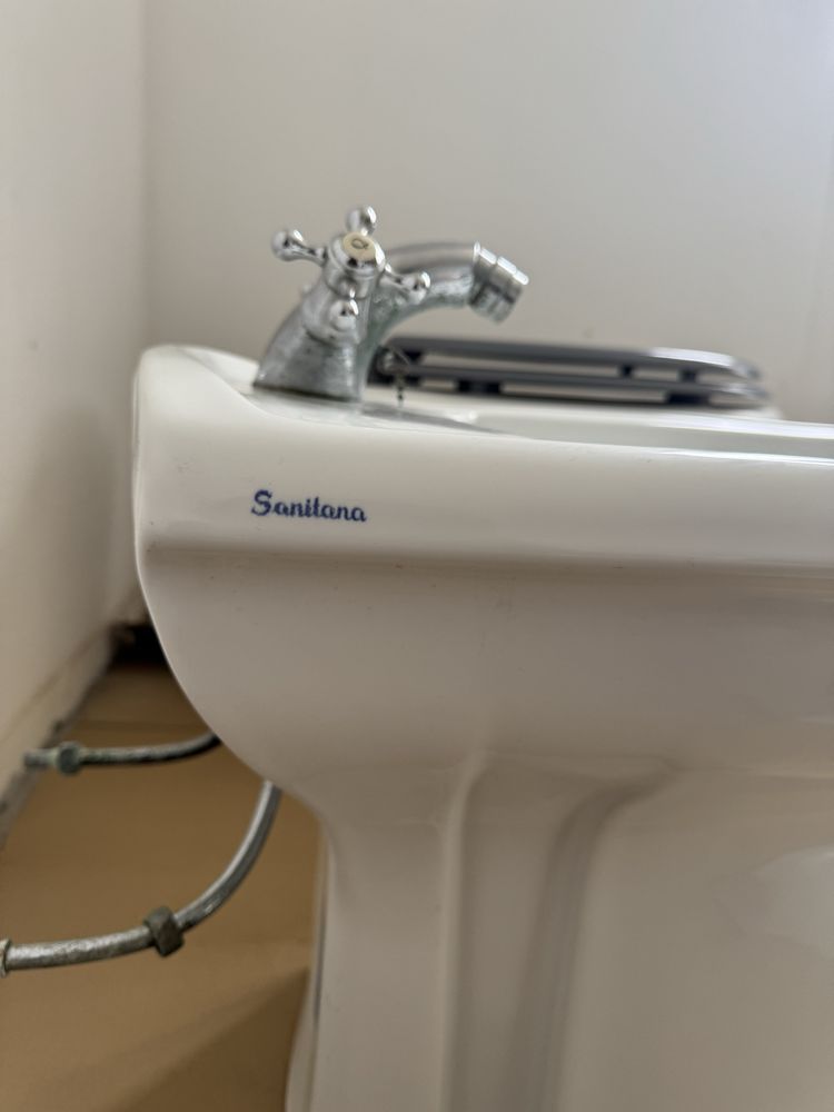 Bidé Sanitana com torneira I