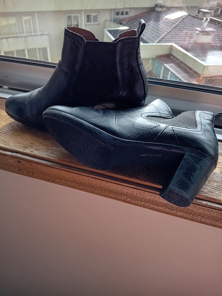 Botas de senhora em pele