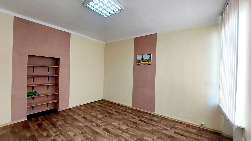 Грушевського 28/2. Метро Арсенальна, Хрещатик. Офіс 76кв.м