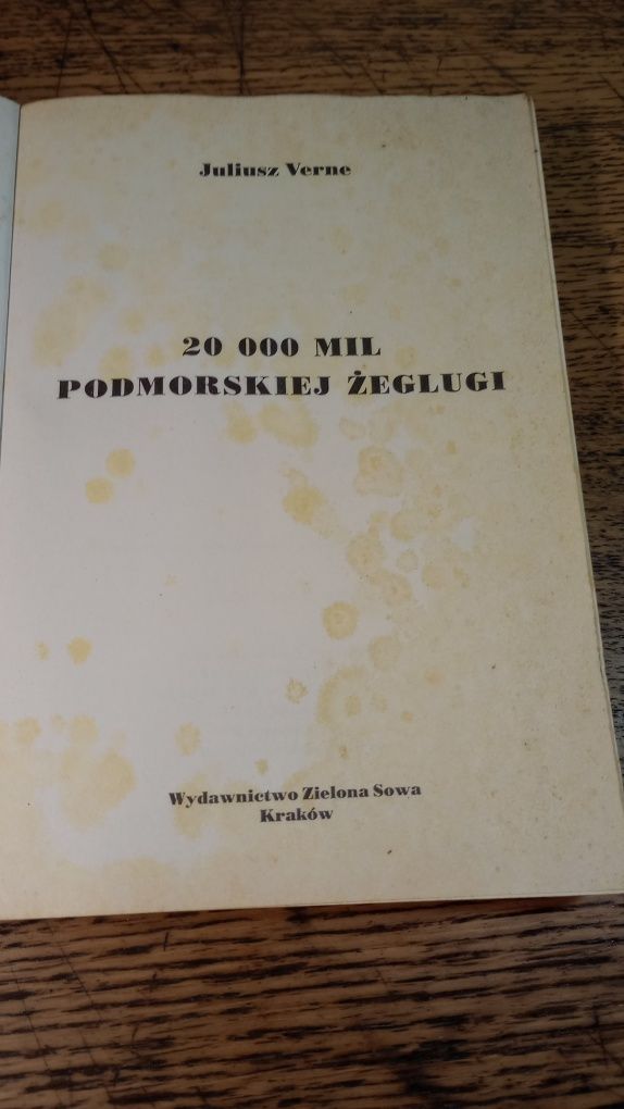 20000 mil podmorskiej żeglugi. Juliusz Verne