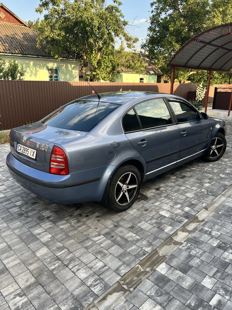 Авто SkodaSUPERB