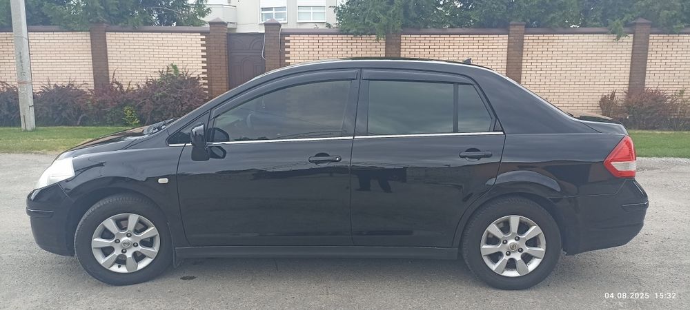 Super Nissan Tiida