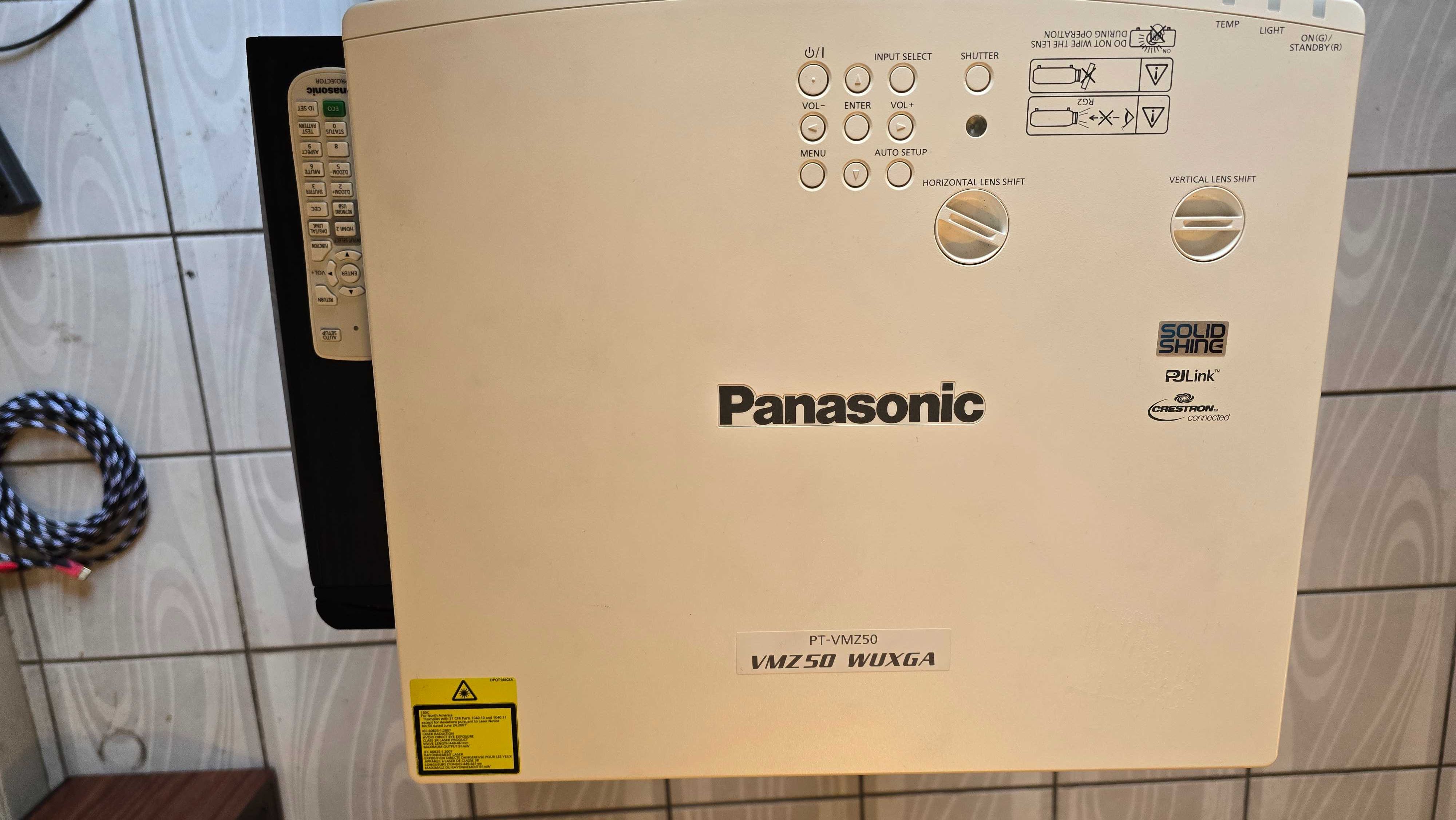 Projektor Panasonic PT-VMZ50 biały 7000 ANSI LASEROWY przebieg 1042H