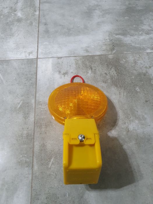 Światło  awaryjne  lampa  ostrzegawcza