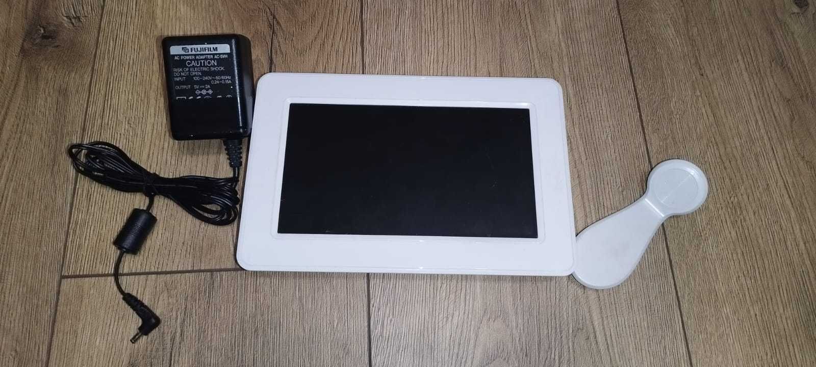 Ramka cyfrowa MATSUI PF-A701W biała