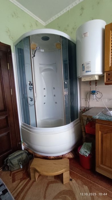 Сдам в долгосрочную аренду комнату .