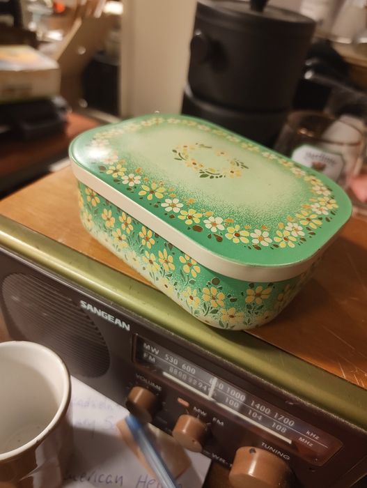 Starą maselnica blaszana, puszka vintage.