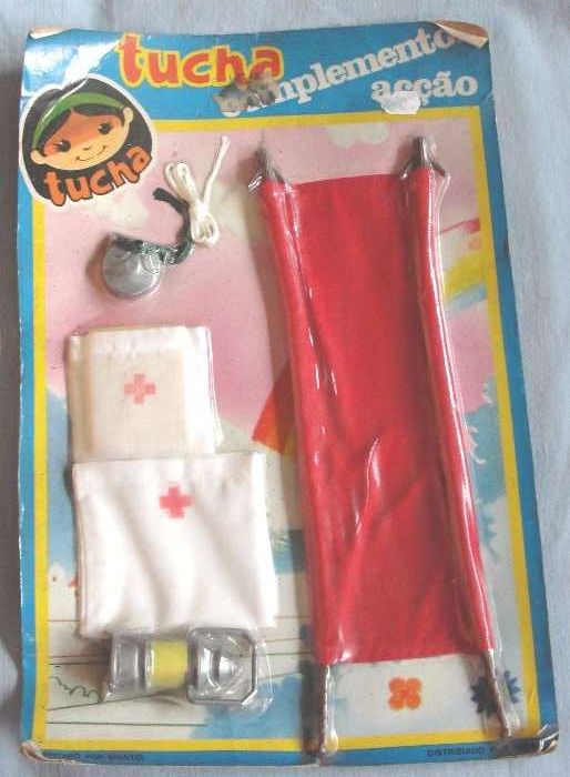 Antigos conjuntos roupa e acessórios p/ bonecas Tucha Barbie  ..