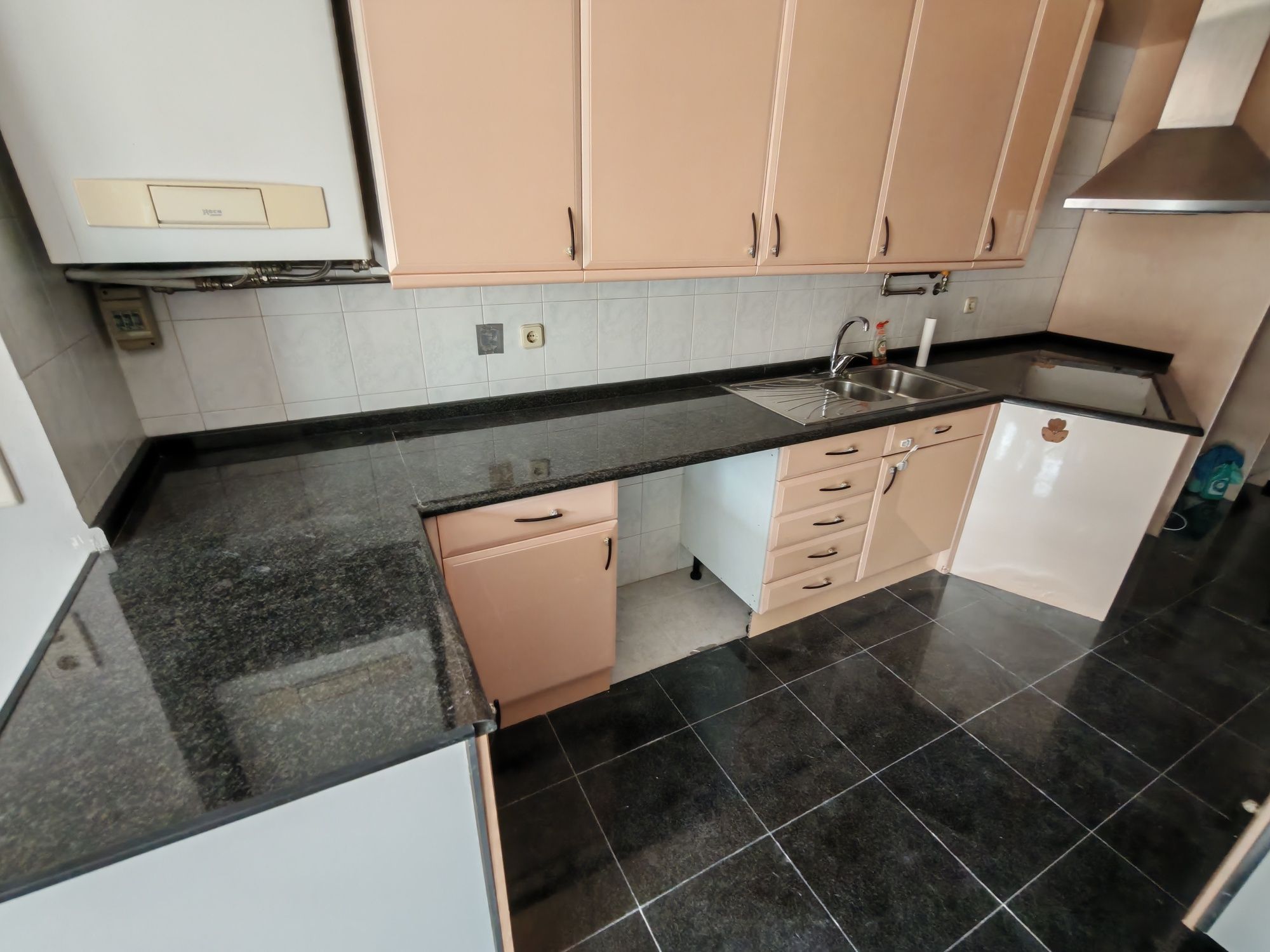 Móveis cozinha completa com pedra + exaustor + caldeira + radiadores