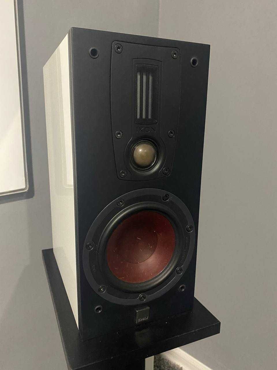 Акустична система DALI IKON 1 MK2 White + Vokal 2 MK2 + SUB MK2