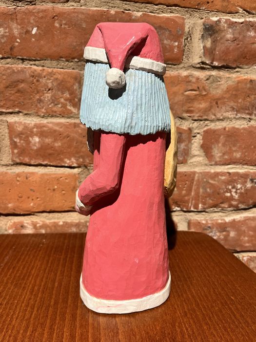 Ludowa drewniana rzeźba św. Mikołaja