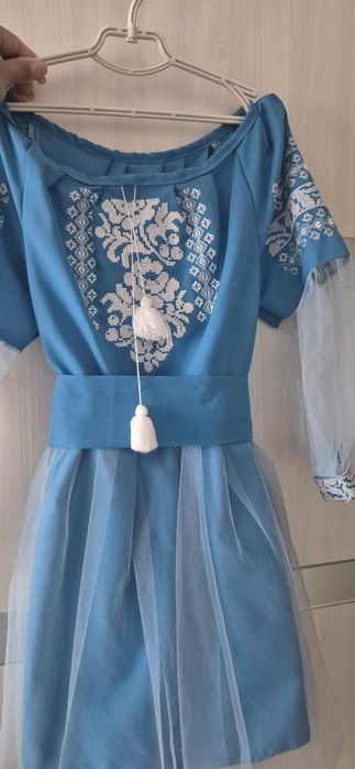 Продам сукню для дівчинки