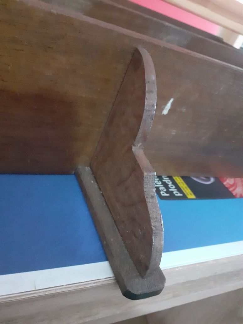 Stara drewniana półeczka do powieszenia