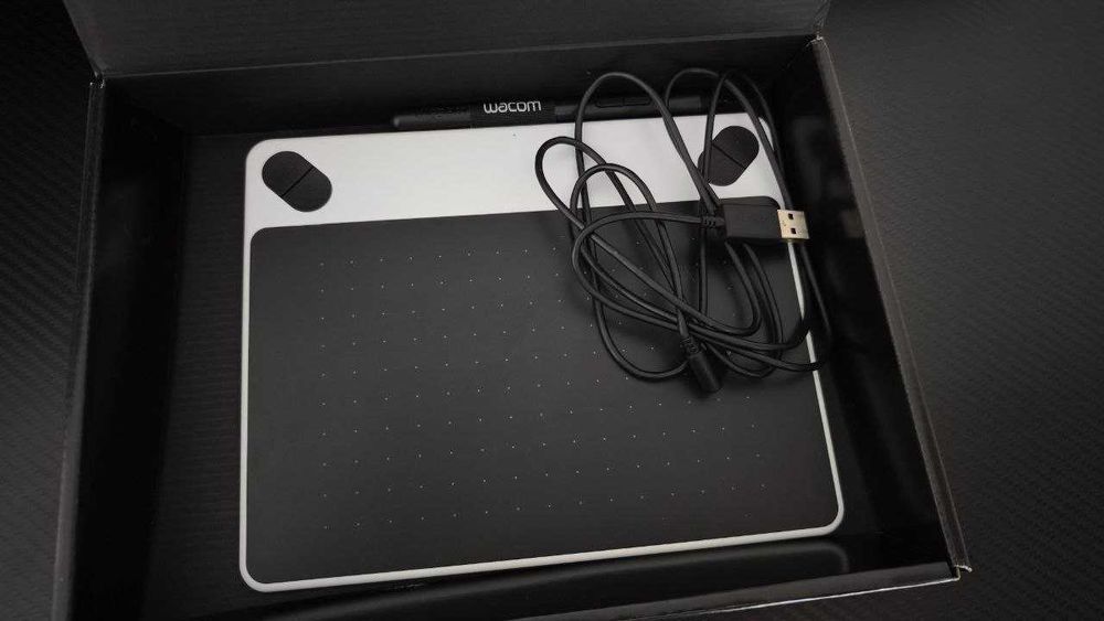 Wacom Intuos Pen Tablet (CTL-490 Small White)