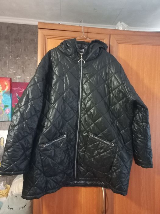 Продам женскую куртку