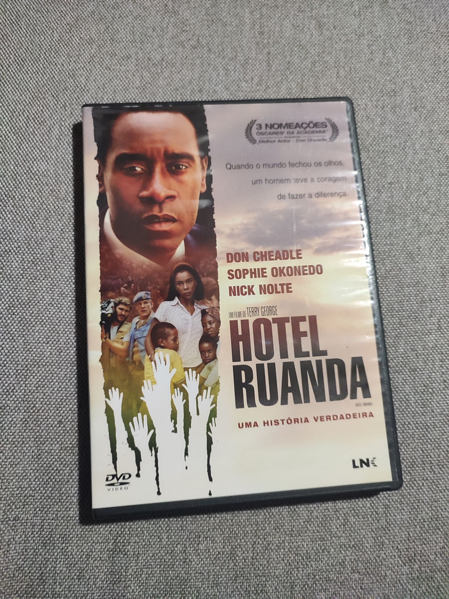 Hotel Ruanda (2004)