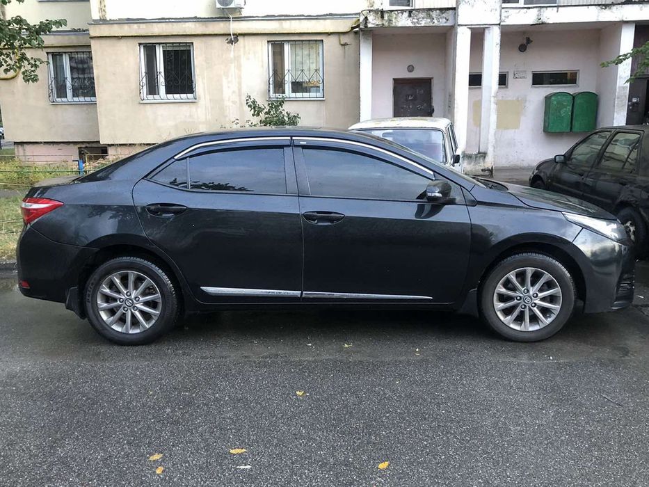 Toyota Corolla 2013+ Вітровики з хромом Niken