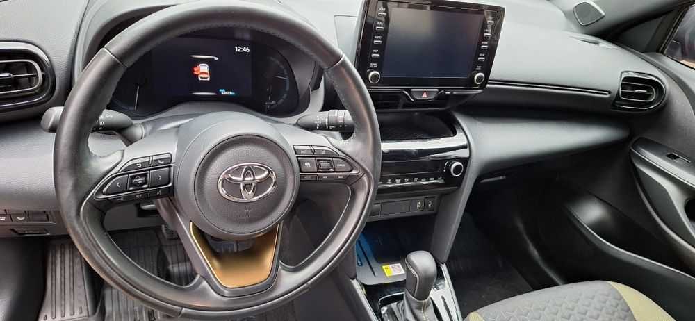 Продам Toyota Yaris Cross hybrid 2023