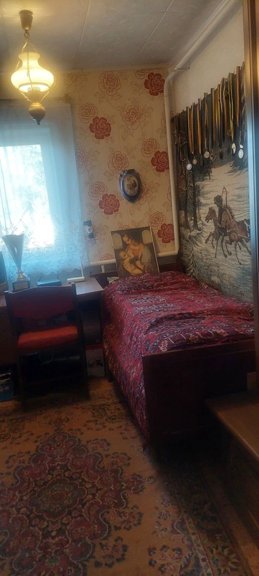 Продам ГАРНИЙ ДОБРОТНИЙ будинок Крюків, район зуп. " ВАГОНЗАВОД "