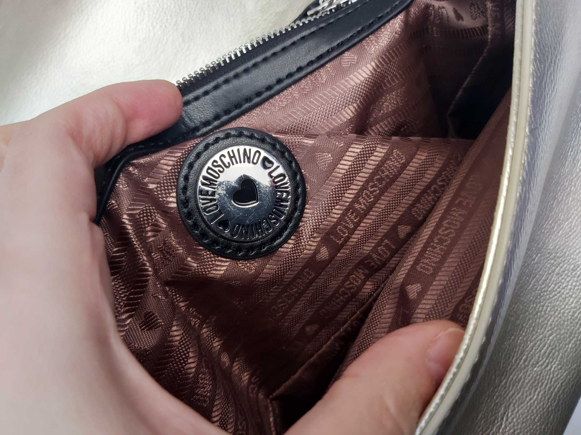 Torba złota LOVE MOSCHINO pikowana koktajlowa torebka