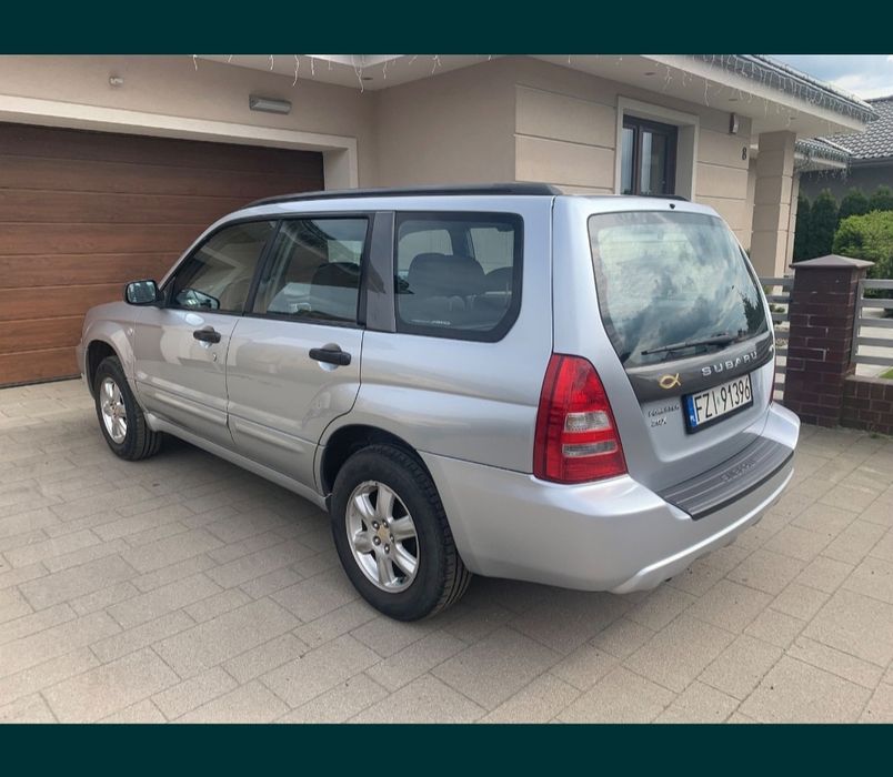 Subaru Forester 2.0 AWD 4x4 2005 Automat  hak Bardzo dobry stan