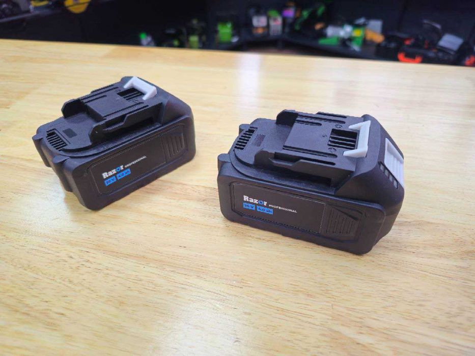 Мощный Аккумулятор Razor 4.0Ah Универсальн. разьем ProCraft Stromo