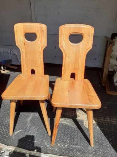 Krzesła drewniane sosnowe