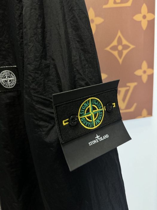 Продам чоловічу вітровку Стон Айленд