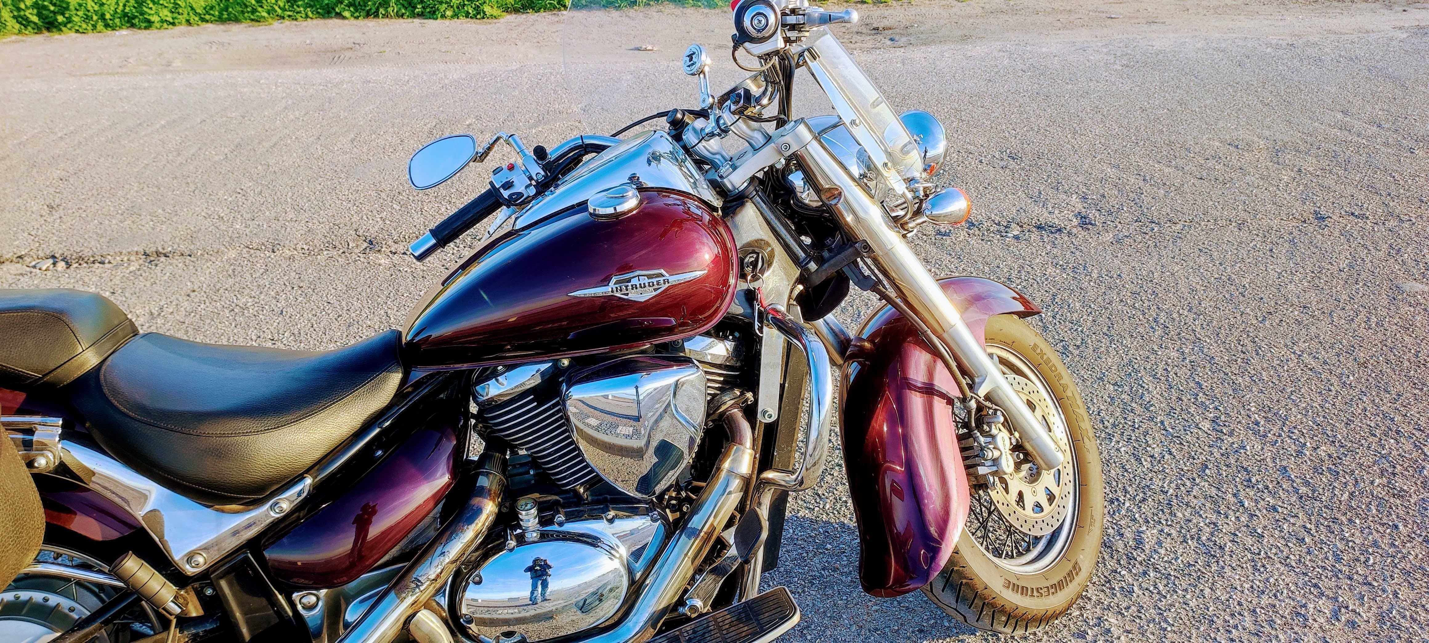 Suzuki intruder 800