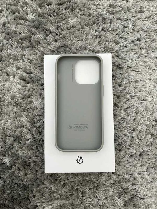Capa Rimowa cinzenta (iPhone 15 Pro)
