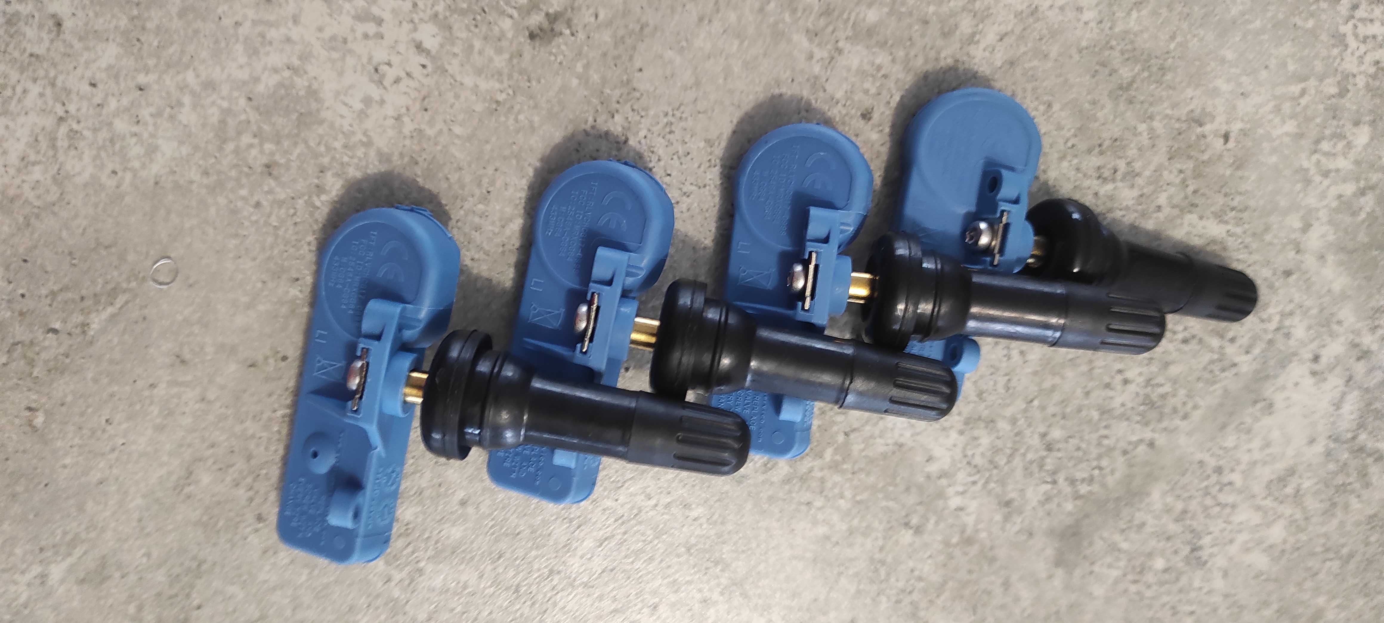 Czujniki TPMS nowe OPEL corsa e cena za 4 sztuki.