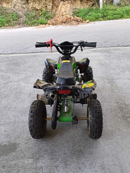 Moto 4 infantil, como nova.