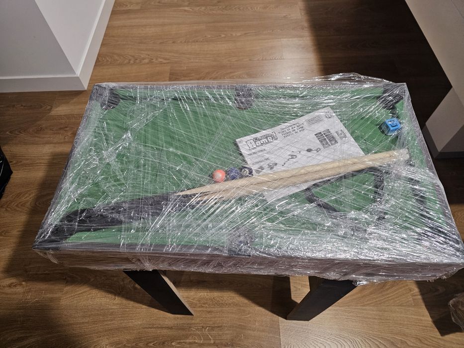 Mesa de matraquilhos e bilhar para crianças