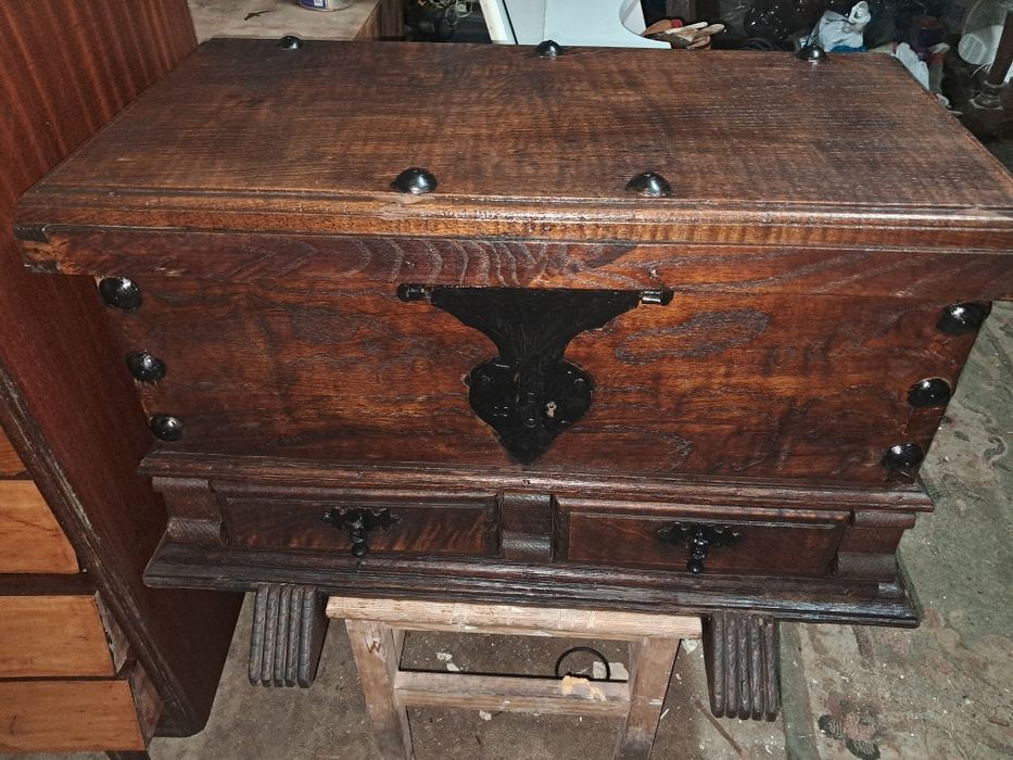 Pequeno baú  madeira de matazana