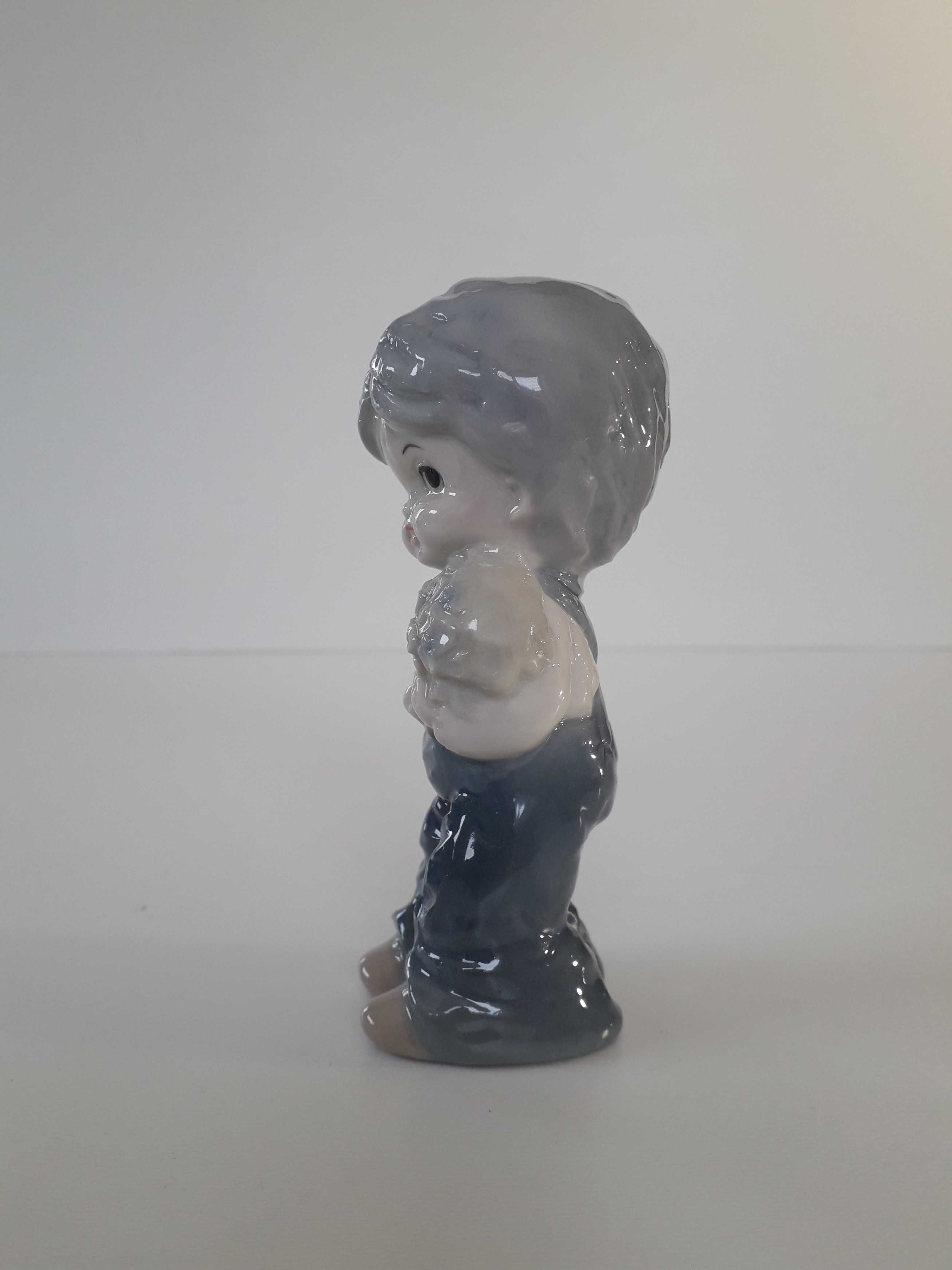 Figurka z porcelany dziewczynka L 303