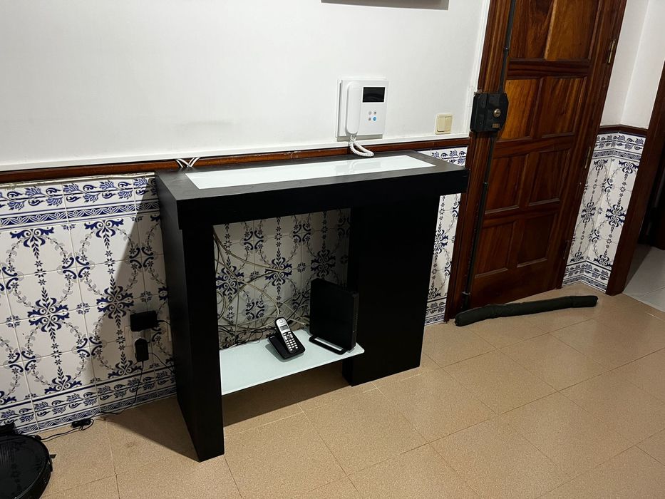 Móvel de entrada em bom estado