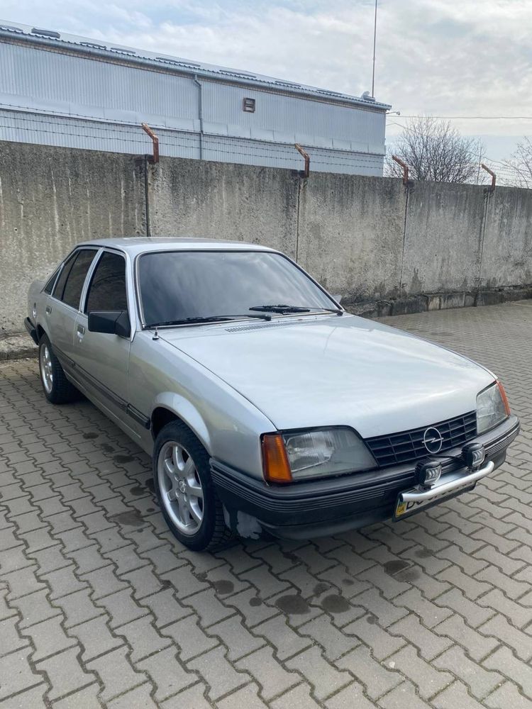 Opel rekord 1986 2.0 бензин