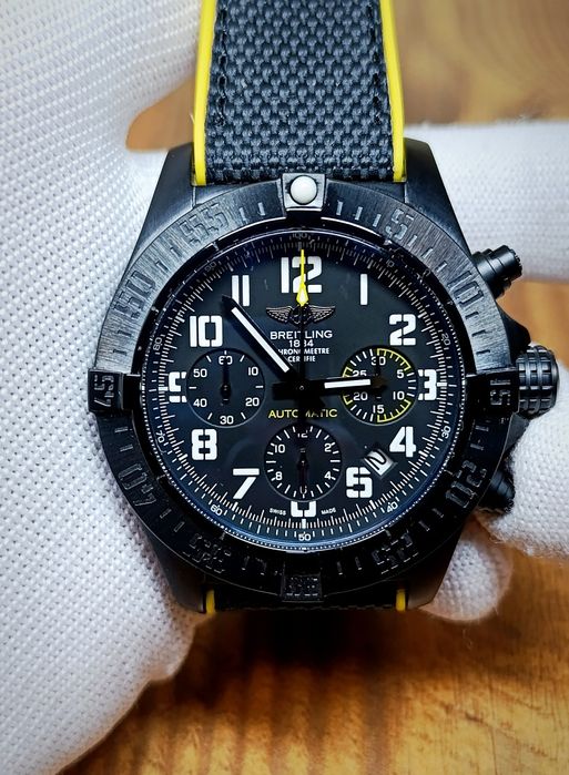 Годинник чоловічий Breitling Avenger Hurricane