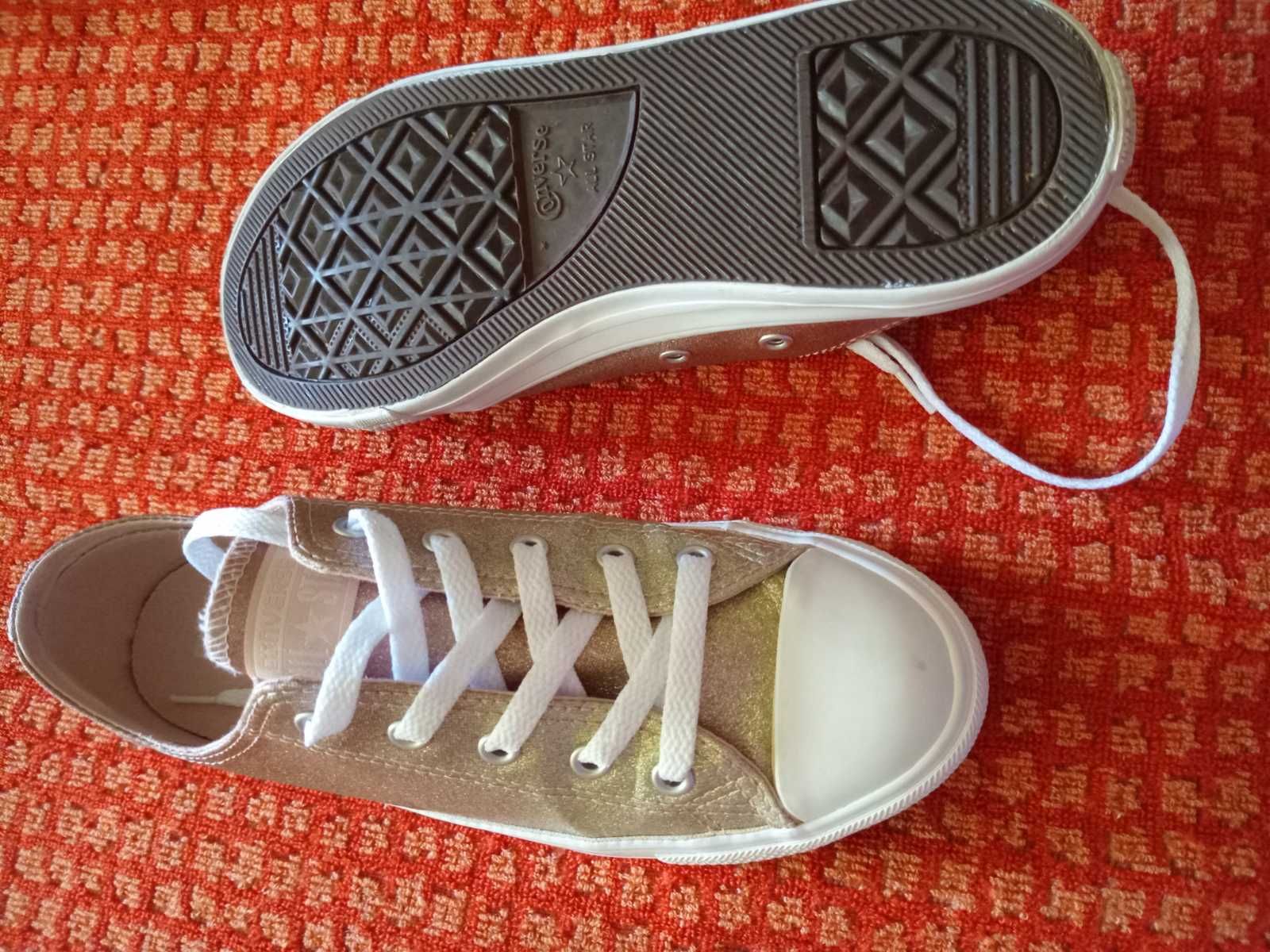 Женские кроссовки, кеды VANs 39.5 р,. Converse 38 - 39р.,Bershka 39