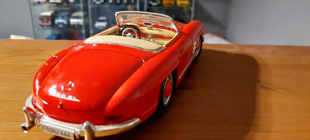 Model 1:18 Mercedes 300SL Cabrio Bburago Made in Italy