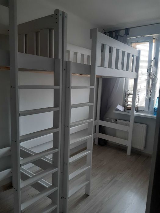 Łóżka piętrowe na antresoli