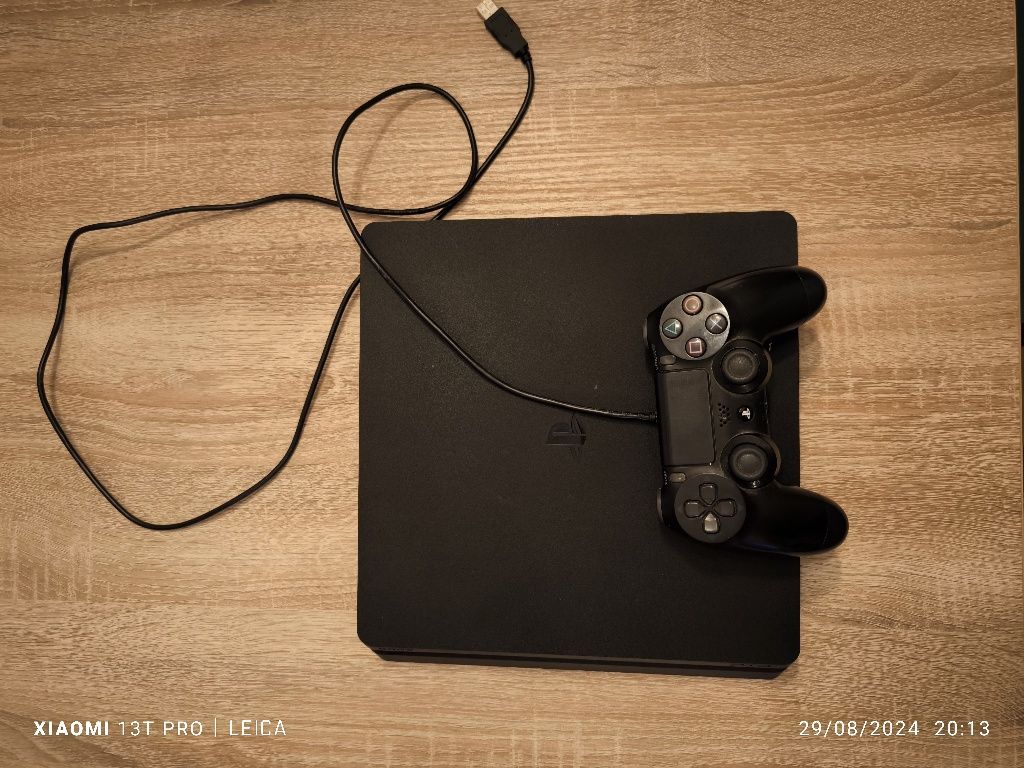 Vendo PS4 modelo CUH-2016A