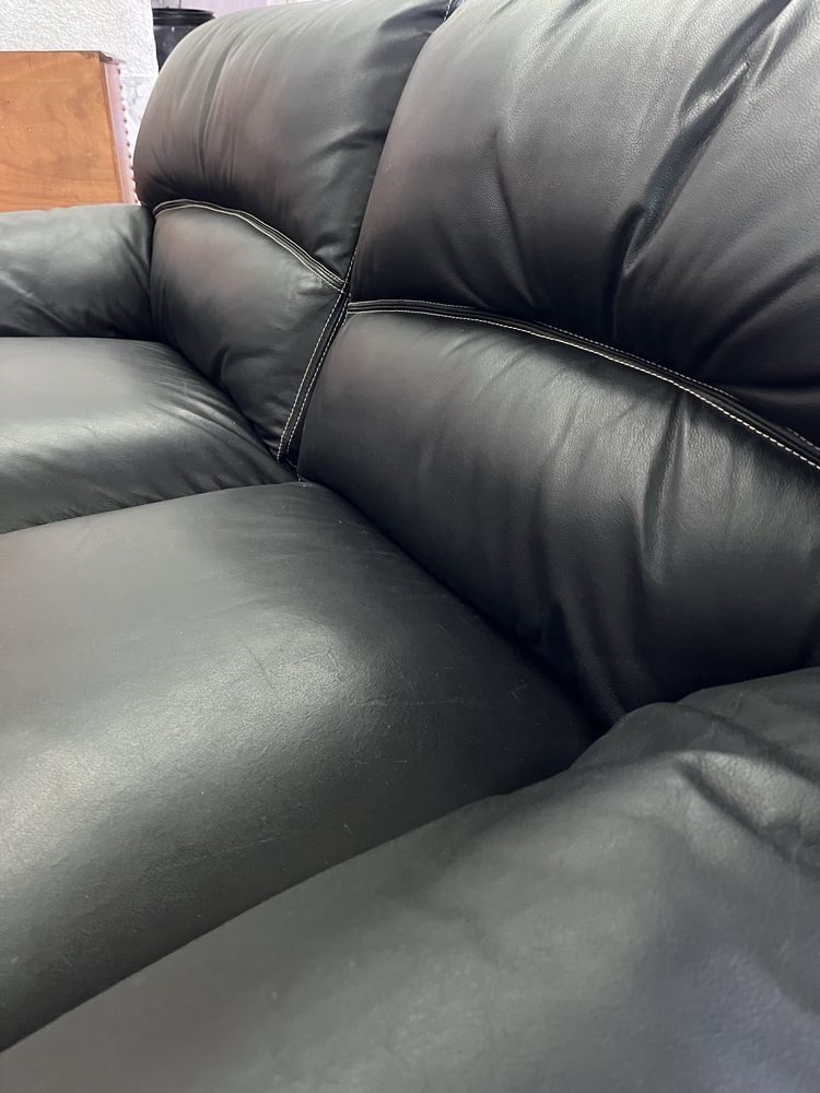 Conjunto de 2 sofás  em pele