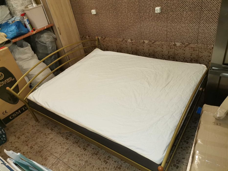 Двухспальне ліжко