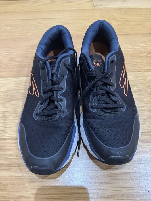 Skechers Max Cushioning Elite