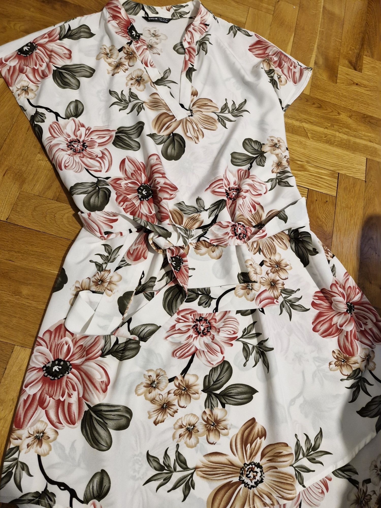 Zjawiskowa sukienka XL
