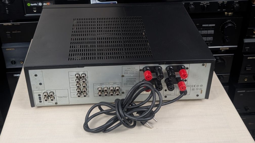 Harman Kardon HK680 Audiofilski wzmacniacz stereo