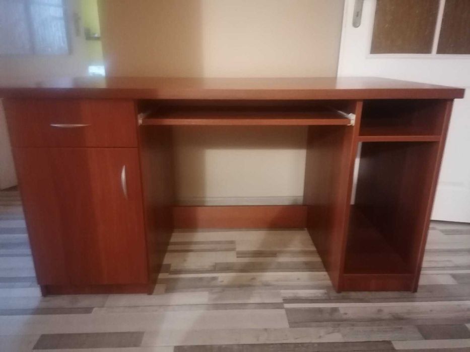 Biurko 140x70 w dobrym stanie